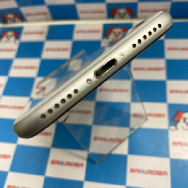 iPhoneSE 第2世代 Apple版SIMフリー 128GB MXD12J/A A2296 新品同様 ホワイト