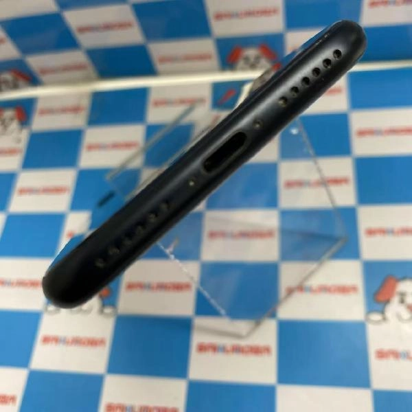 iPhoneSE 第3世代 docomo版SIMフリー 128GB NMYF3J/A A2782