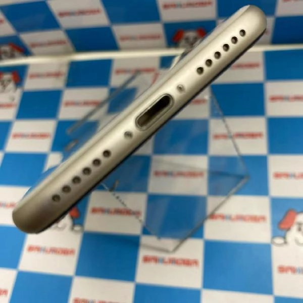 iPhoneSE 第3世代 SoftBank版SIMフリー 128GB MMYG3J/A A2782