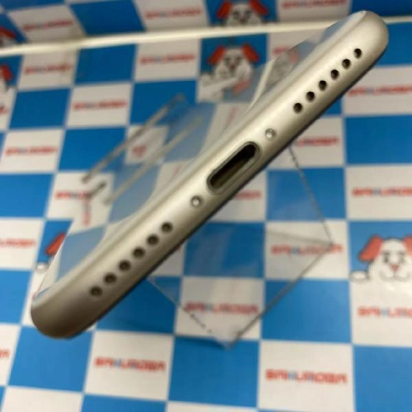 iPhoneSE 第3世代 SoftBank版SIMフリー 64GB MMYD3J/A A2782 極美品