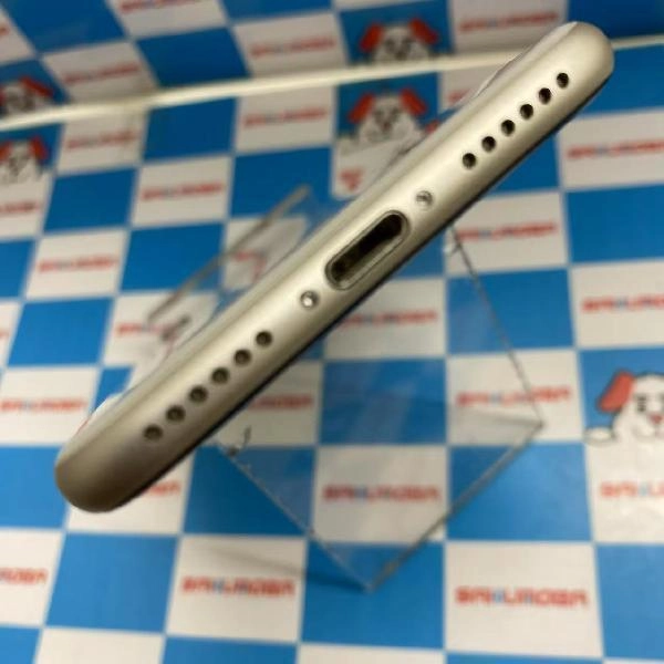 iPhoneSE 第3世代 au版SIMフリー 128GB MMYG3J/A A2782 極美品