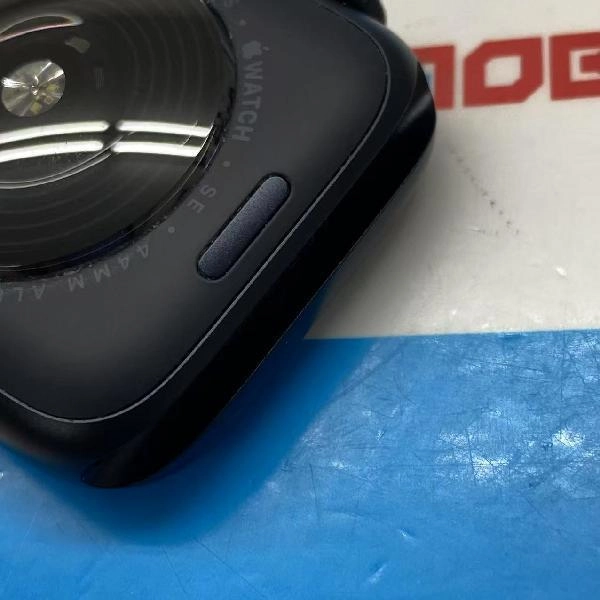 Apple Watch SE 第2世代 GPSモデル 32GB MA7W4J/A