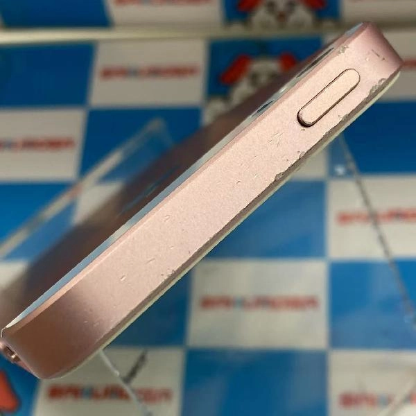 iPhoneSE au版SIMフリー 32GB MP852J/A A1723