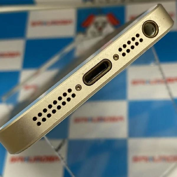 iPhoneSE docomo版SIMフリー 16GB MLXM2J/A A1723