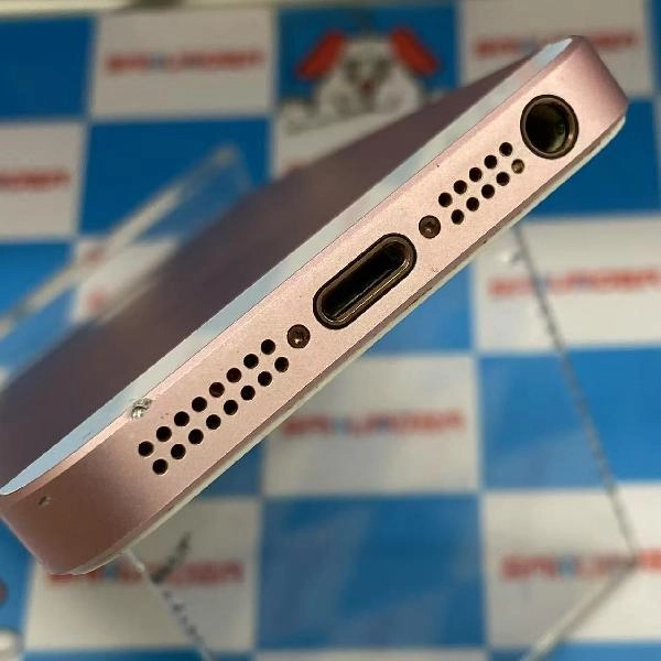 iPhoneSE docomo版SIMフリー 64GB MLXQ2J/A A1723