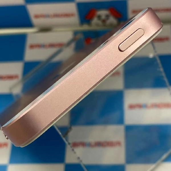 iPhoneSE docomo版SIMフリー 64GB MLXQ2J/A A1723