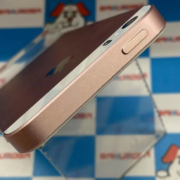 iPhoneSE au版SIMフリー 64GB MLXQ2J/A A1723