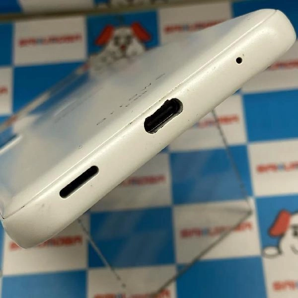 arrows We F-51B docomo 64GB ホワイト