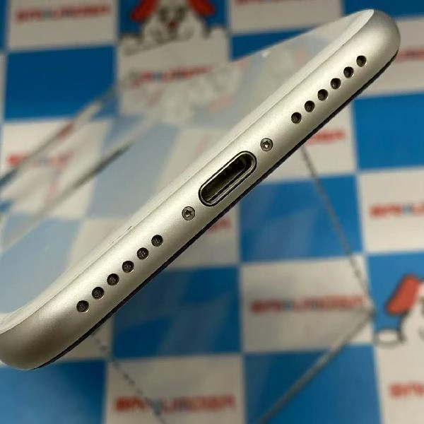 iPhoneSE 第2世代 Apple版SIMフリー 64GB MHGQ3J/A A2296 ジャンク品 ホワイト