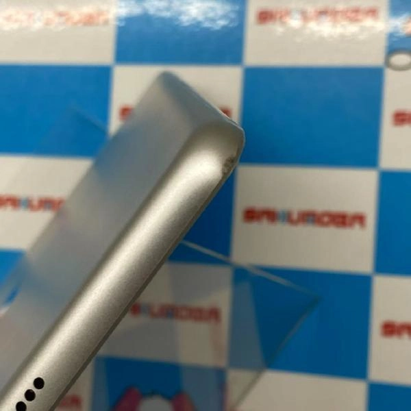 iPad 第8世代 docomo版SIMフリー 32GB MYMJ2J/A A2429