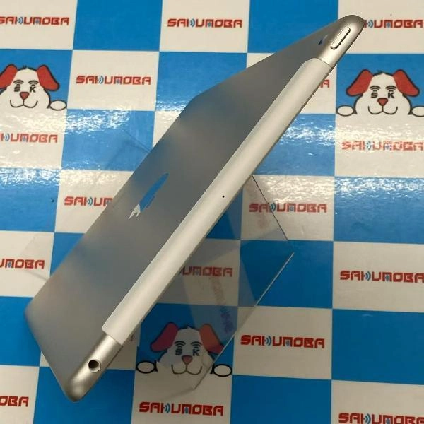 iPad 第8世代 docomo版SIMフリー 32GB MYMJ2J/A A2429