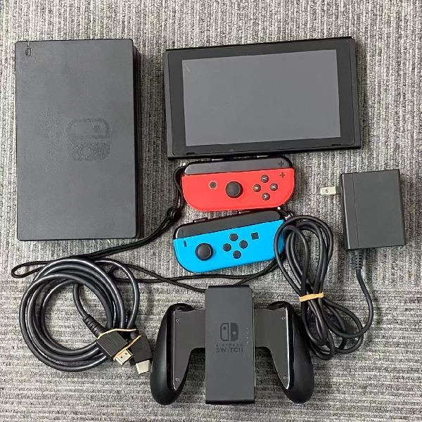 Nintendo Switch [ネオンブルー/ネオンレッド] 32GB HAD-S-KABAA No 商品カラー