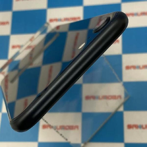 iPhoneSE 第3世代 au版SIMフリー 64GB MMYC3J/A A2782