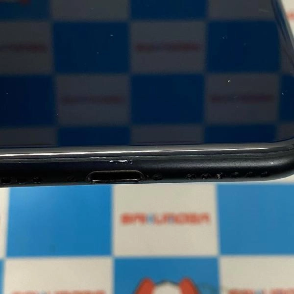 iPhoneSE 第3世代 au版SIMフリー 128GB MMYF3J/A A2782