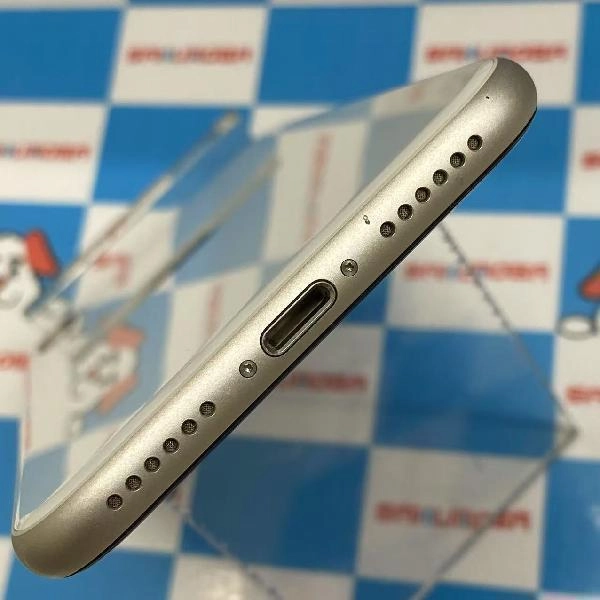 iPhoneSE 第3世代 SoftBank版SIMフリー 64GB MMYD3J/A A2782 美品