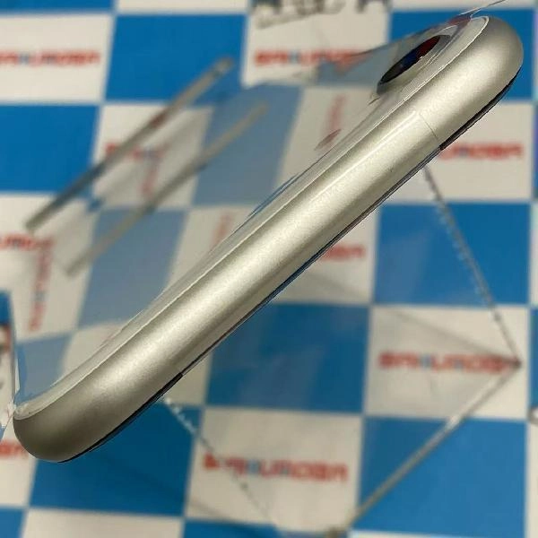 iPhoneSE 第2世代 au版SIMフリー 64GB MHGQ3J/A A2296 新品同様 ホワイト