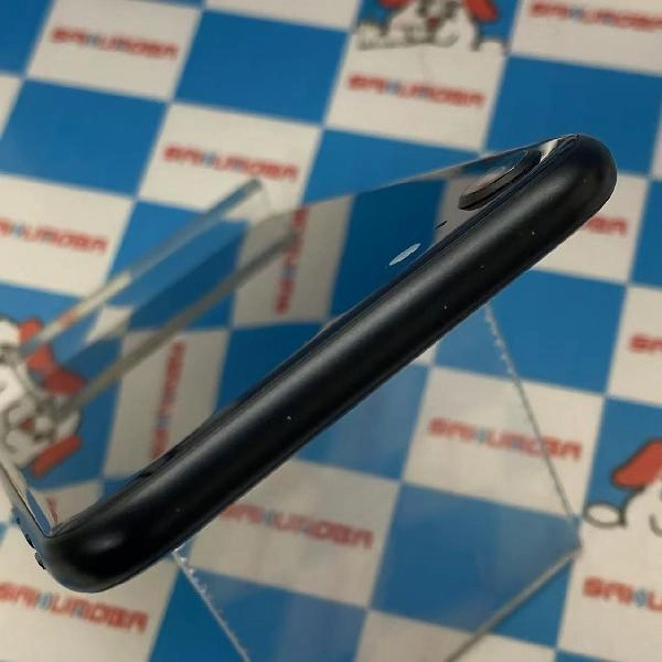 iPhoneSE 第3世代 au版SIMフリー 64GB MMYC3J/A A2782 極美品