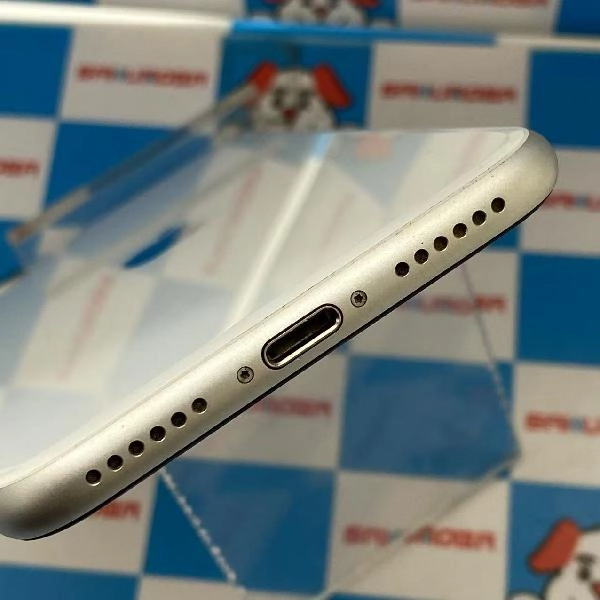 iPhoneSE 第2世代 Apple版SIMフリー 128GB MHGU3J/A A2296 ジャンク品 ホワイト