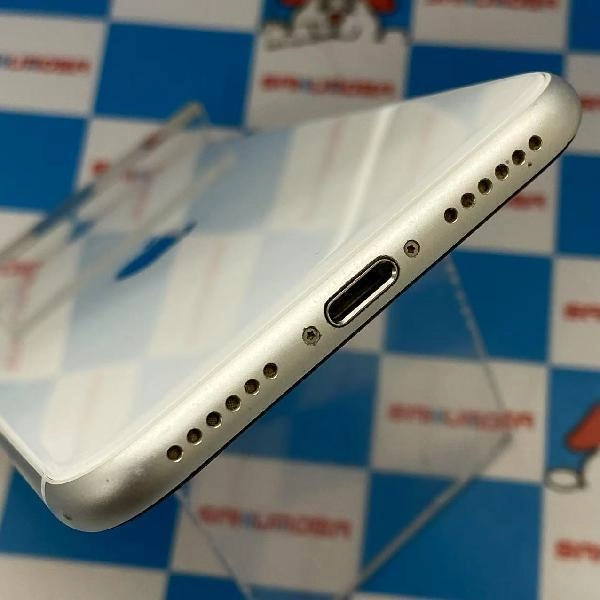 iPhoneSE 第2世代 au版SIMフリー 128GB MHGU3J/A A2296 ジャンク品 ホワイト