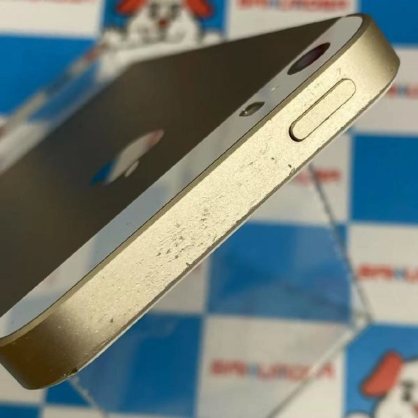 iPhoneSE au版SIMフリー 64GB MLXP2J/A A1723