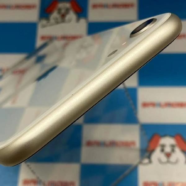 iPhoneSE 第3世代 docomo版SIMフリー 64GB MMYD3J/A A2782