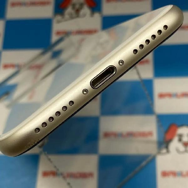 iPhoneSE 第3世代 docomo版SIMフリー 64GB MMYD3J/A A2782