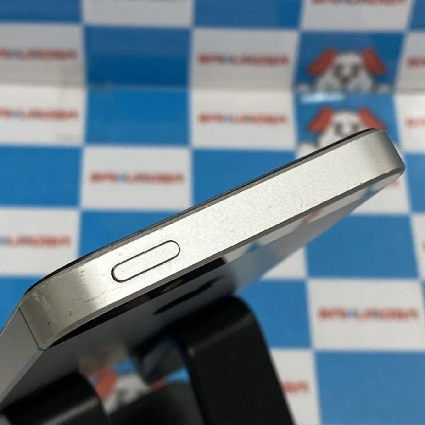 iPhoneSE au版SIMフリー 32GB MP822J/A A1723