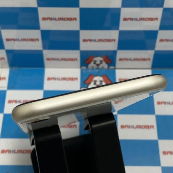 iPhoneSE 第3世代 docomo版SIMフリー 64GB MMYD3J/A A2782 新品同様品