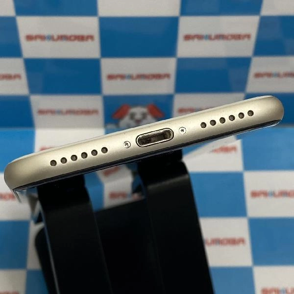 iPhoneSE 第3世代 SoftBank版SIMフリー 64GB MMYD3J/A A2782 新品同様品