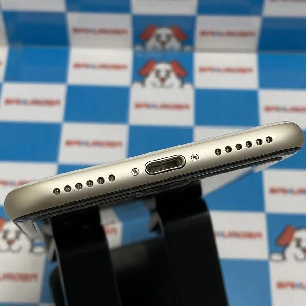 iPhoneSE 第3世代 SoftBank版SIMフリー 64GB MMYD3J/A A2782 新品同様品