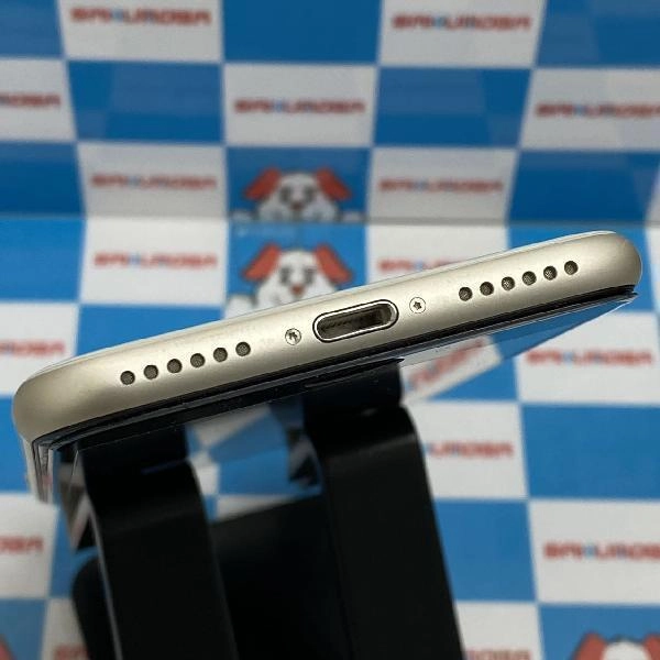 iPhoneSE 第3世代 SoftBank版SIMフリー 128GB MMYD3J/A A2782 新品同様品