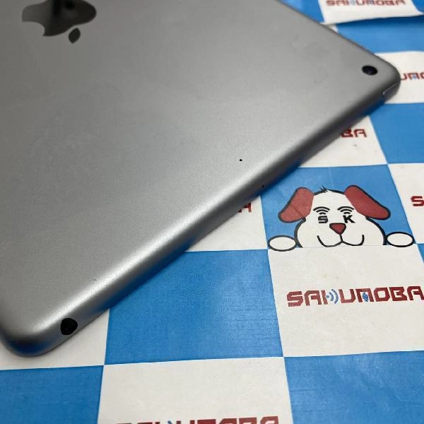 iPad 第6世代 Wi-Fiモデル 32GB MR7F2J/A A1893