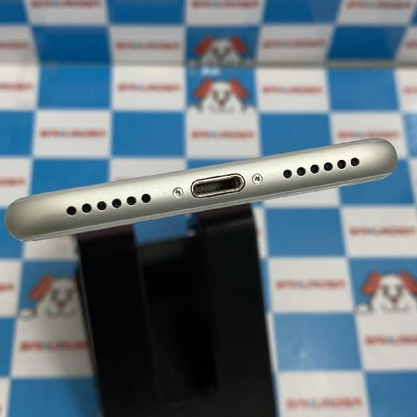 iPhone7 au版SIMフリー 32GB MNCF2J/A A1779 シルバー