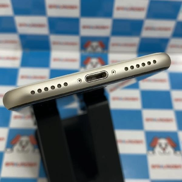 iPhoneSE 第3世代 Apple版SIMフリー 64GB MMYD3J/A A2782