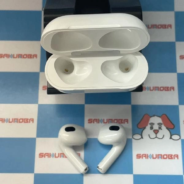 Apple AirPods 第3世代 MagSafe充電ケース付き  MME73J/A ホワイト