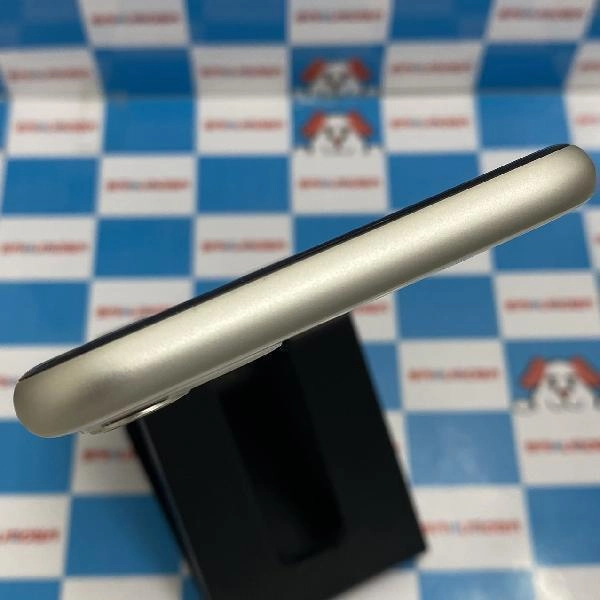 iPhone11 Apple版SIMフリー 128GB MHDJ3J/A A2221 ホワイト