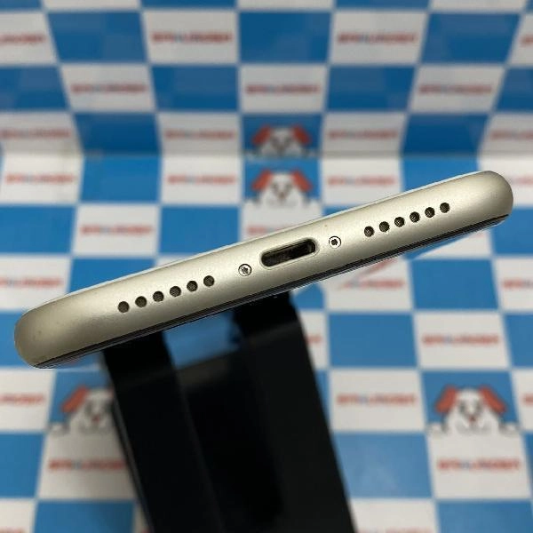 iPhone11 au版SIMフリー 64GB MWLU2J/A A2221 ホワイト