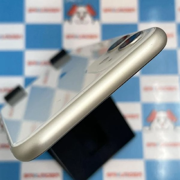 iPhone11 au版SIMフリー 64GB MWLU2J/A A2221 ホワイト