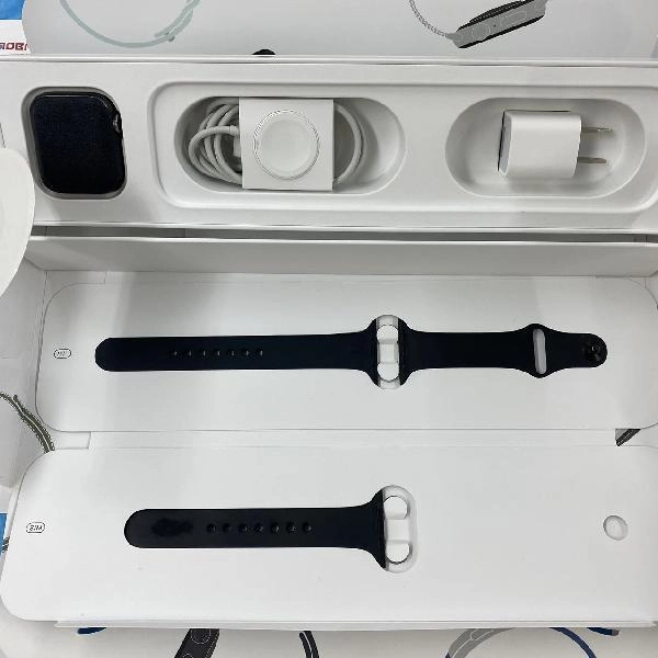 Apple Watch Series 5 GPSモデル  MWV82J/A A2092