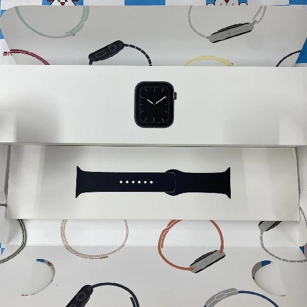Apple Watch Series 5 GPSモデル  MWV82J/A A2092