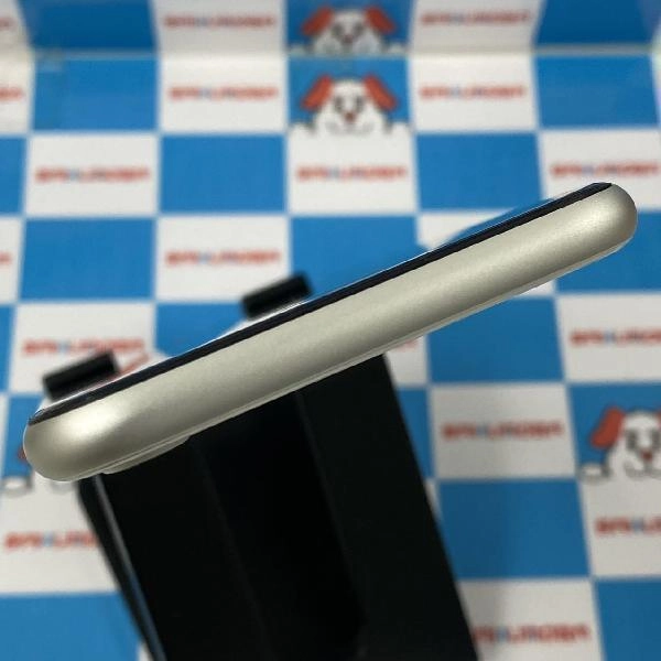 iPhoneSE 第2世代 au版SIMフリー 64GB MHGQ3J/A A2296 ホワイト