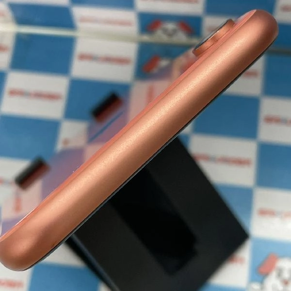 iPhoneXR au版SIMフリー 64GB MT0A2J/A A2106 極美品