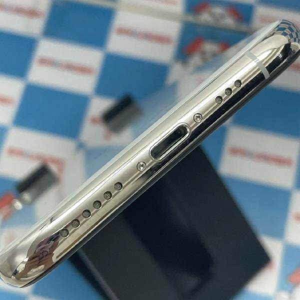 iPhoneXS au版SIMフリー 64GB MTAX2J/A A2098 極美品 シルバー