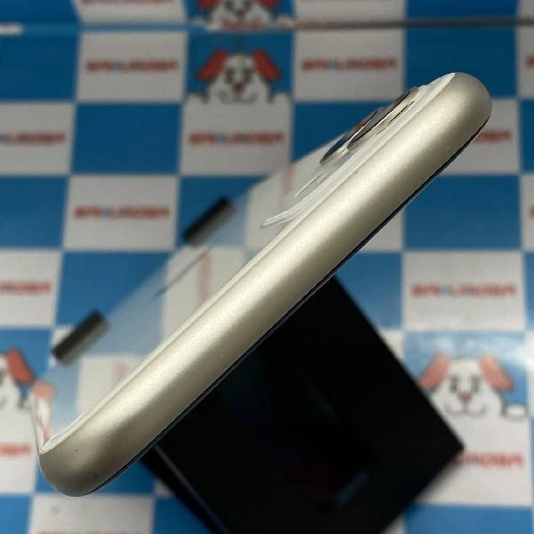 iPhone11 au版SIMフリー 128GB MWM22J/A A2221 美品 ホワイト