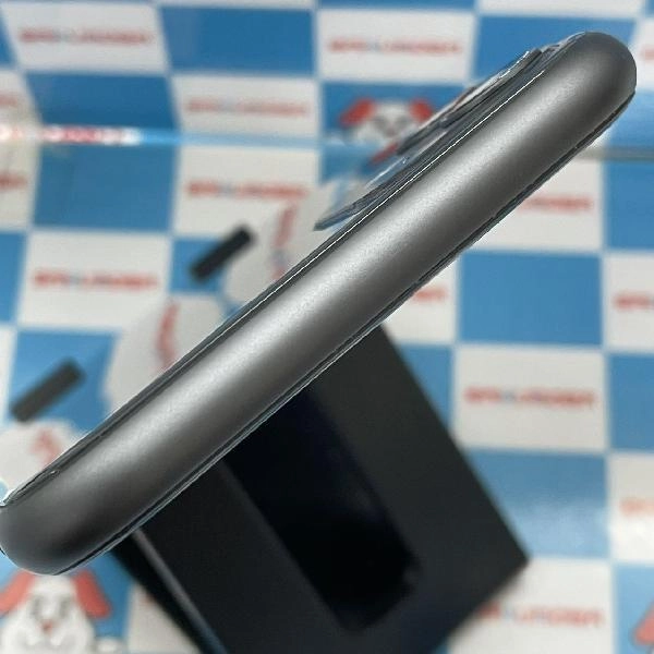 iPhone11 au版SIMフリー 64GB MWLT2J/A A2221 ブラック