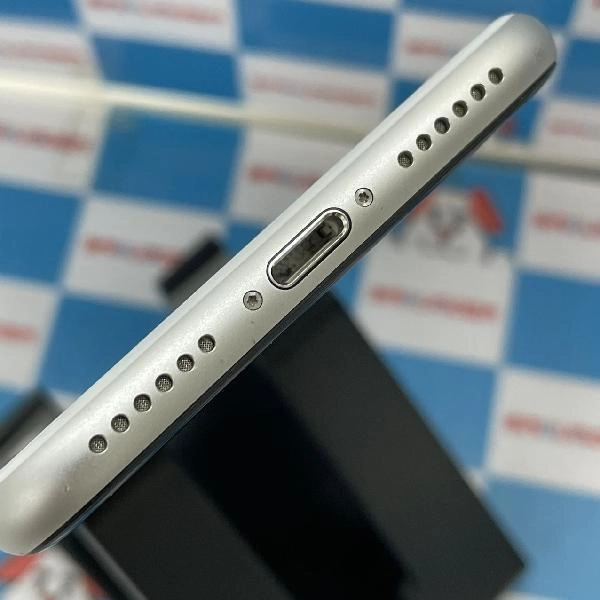 iPhoneSE 第2世代 SoftBank版SIMフリー 64GB MX9T2J/A A2296 ホワイト