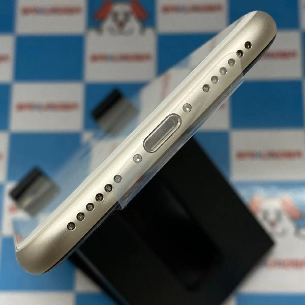 iPhoneSE 第3世代 au版SIMフリー 128GB MMYG3J/A A2782 未使用