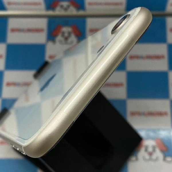 iPhoneSE 第3世代 au版SIMフリー 128GB MMYG3J/A A2782 未使用