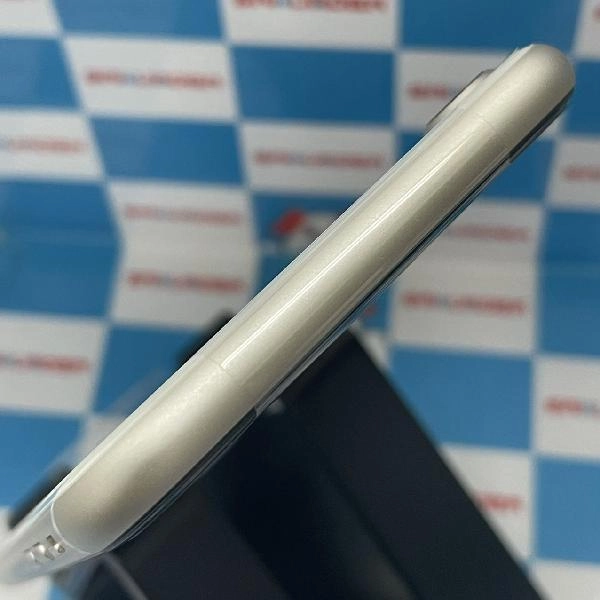 iPhoneSE 第3世代 SoftBank版SIMフリー 64GB MMYD3J/A A2782 開封未使用品