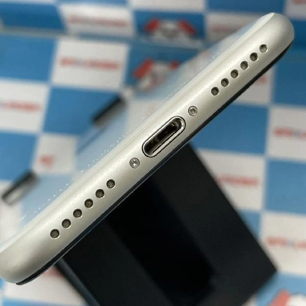 iPhoneSE 第2世代 Apple版SIMフリー 128GB MHGU3J/A A2296 極美品 ホワイト